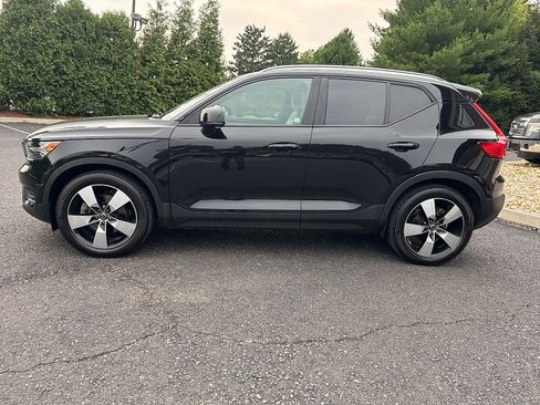 Used 2020 Volvo XC40 T5 Momentum w/ Protection Package Premier AWD/4WD image 11
