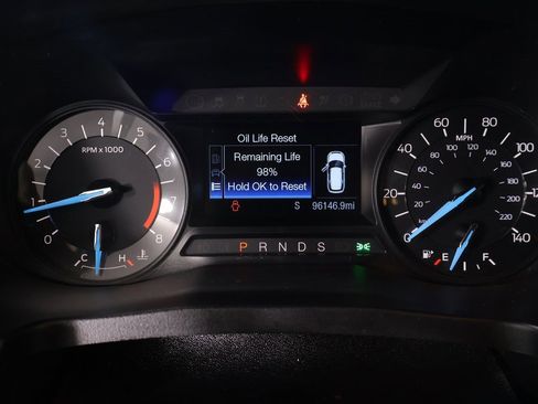 Used 2018 Ford Explorer XLT image 4