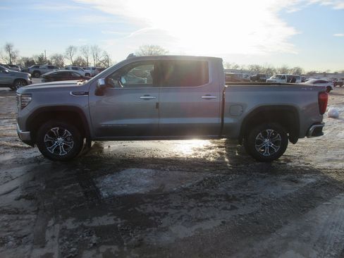 New 2026 GMC Sierra 1500 SLT w/ SLT Convenience Package image 9