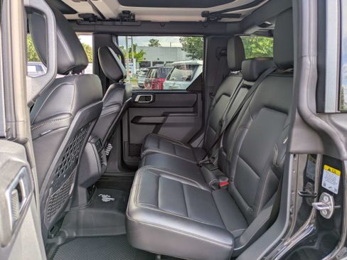 Used 2026 Ford Bronco Badlands AWD/4WD image 14