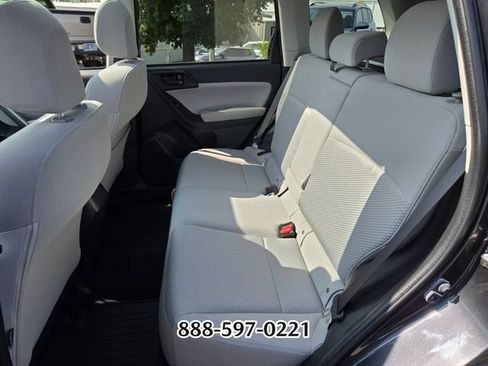 Used 2018 Subaru Forester 2.5i Premium AWD/4WD image 12