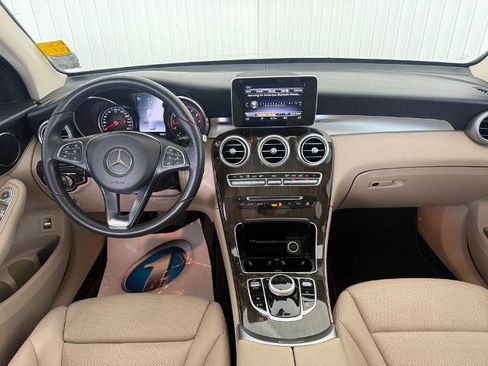 Used 2018 Mercedes-Benz GLC 300 image 3
