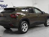Used 2024 Chevrolet Trax LS w/ LS Convenience Package image 2