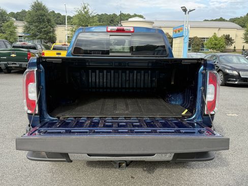 Used 2019 GMC Canyon SLE w/ Driver Alert Package image 8