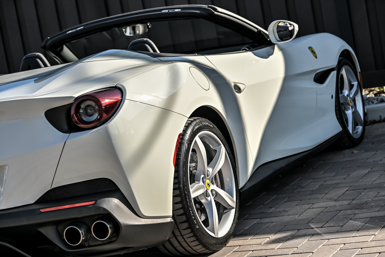 Used 2019 Ferrari Portofino RWD image 16