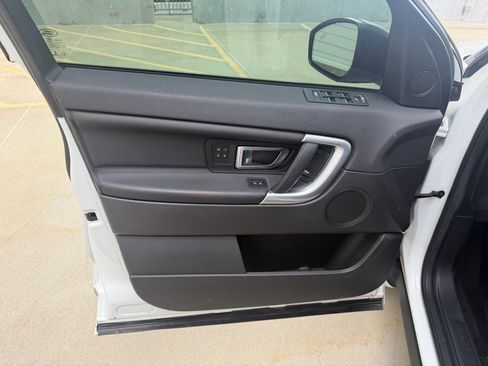 Used 2018 Land Rover Discovery Sport HSE AWD/4WD image 10