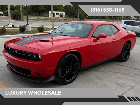 Used 2017 Dodge Challenger SXT w/ Blacktop Package image 1