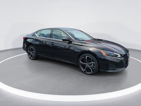 Used 2024 Nissan Altima 2.5 SR AWD/4WD image 4