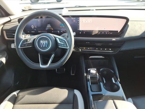 Used 2025 Buick Envision Sport Touring image 9