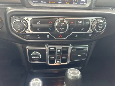 Used 2023 Jeep Wrangler Unlimited Sport AWD/4WD image 30