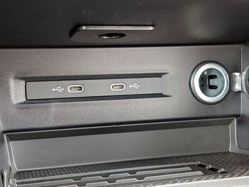 New 2026 Volkswagen Taos SE image 14