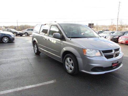 Used 2013 Dodge Grand Caravan SXT FWD image 5