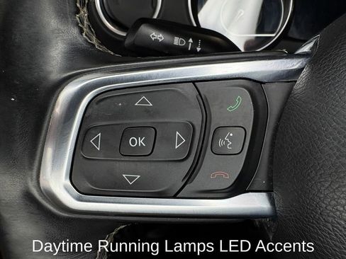 Used 2018 Jeep Wrangler Unlimited Sahara AWD/4WD image 17