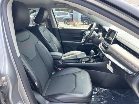 Used 2022 Jeep Compass Trailhawk w/ Trailhawk Convenience Group AWD/4WD image 25