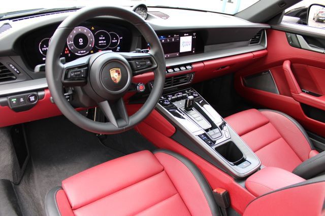 Used 2025 Porsche 911 Carrera RWD image 9