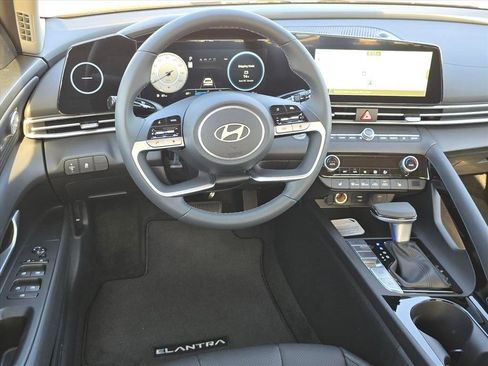 New 2026 Hyundai Elantra Limited FWD image 12