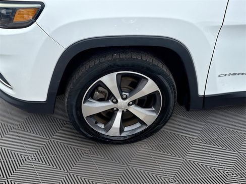 Used 2020 Jeep Cherokee Limited image 34