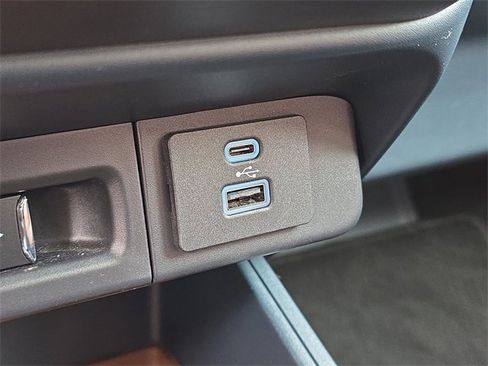 Used 2022 Ford Maverick Lariat w/ Lariat Luxury Package image 26