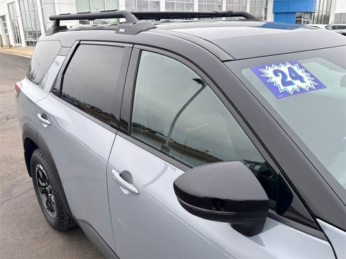 Used 2024 Nissan Pathfinder Rock Creek image 14