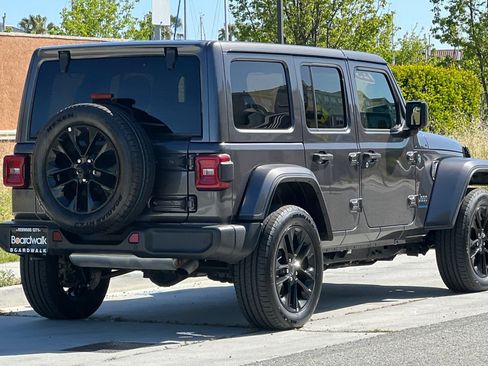 Used 2025 Jeep Wrangler Unlimited Sahara w/ Safety Group image 4