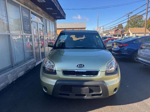 Used 2011 Kia Soul + w/ Audio Pkg image 2