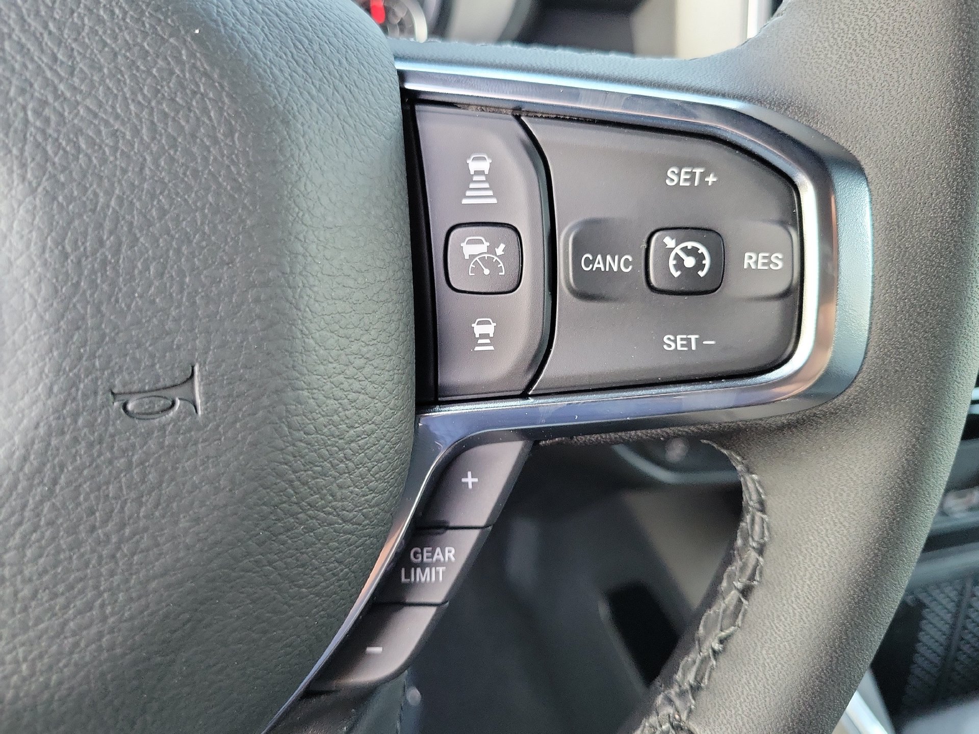 New 2026 RAM 1500 Laramie AWD/4WD image 6