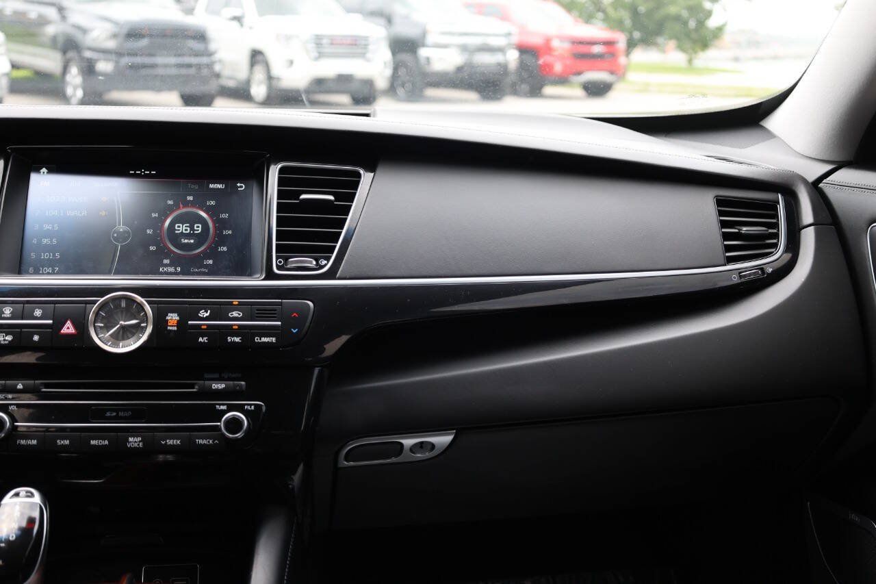 Used 2016 Kia K900 Luxury RWD image 22