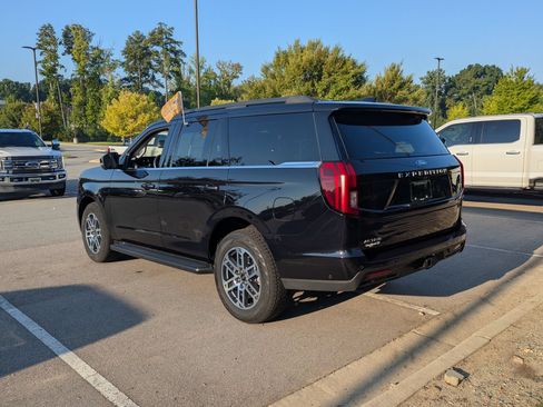 Certified 2025 Ford Expedition Active AWD/4WD image 6