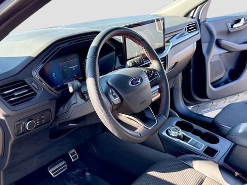 Used 2023 Ford Escape ST-Line w/ Tech Pack #1 AWD/4WD image 4