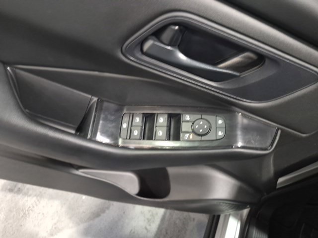 Used 2025 Nissan Rogue S AWD/4WD image 11