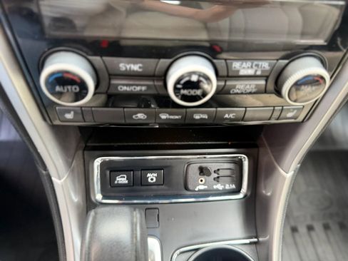 Used 2021 Subaru Ascent Premium w/ Convenience Package AWD/4WD image 16