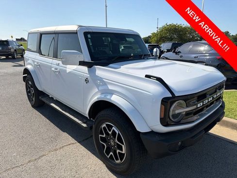 Used 2023 Ford Bronco Outer Banks AWD/4WD image 1