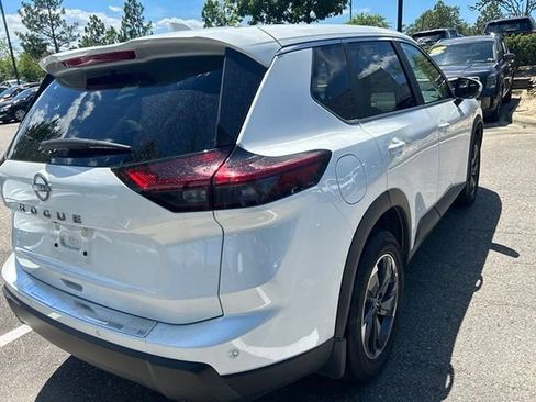 Certified 2026 Nissan Rogue SV FWD image 3