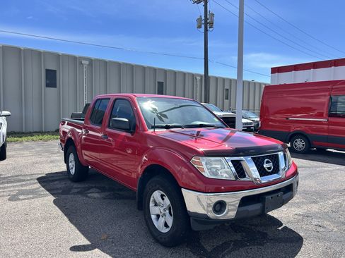 Used 2011 Nissan Frontier SV AWD/4WD image 7