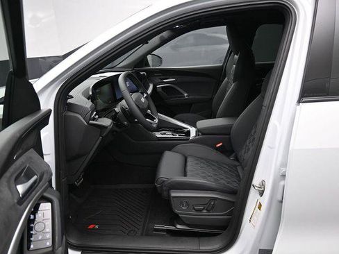 New 2026 Audi SQ5 Prestige image 9