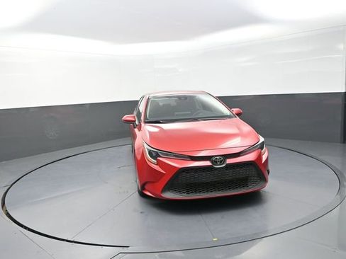 Used 2021 Toyota Corolla LE FWD image 16