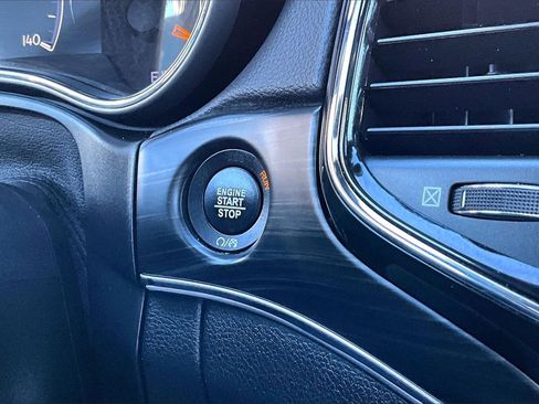 Certified 2022 Jeep Grand Cherokee Limited image 28