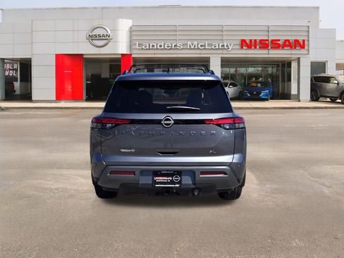 New 2026 Nissan Pathfinder SL w/ SL Premium Package FWD image 4