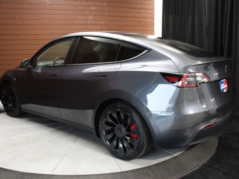 Used 2022 Tesla Model Y Performance image 11