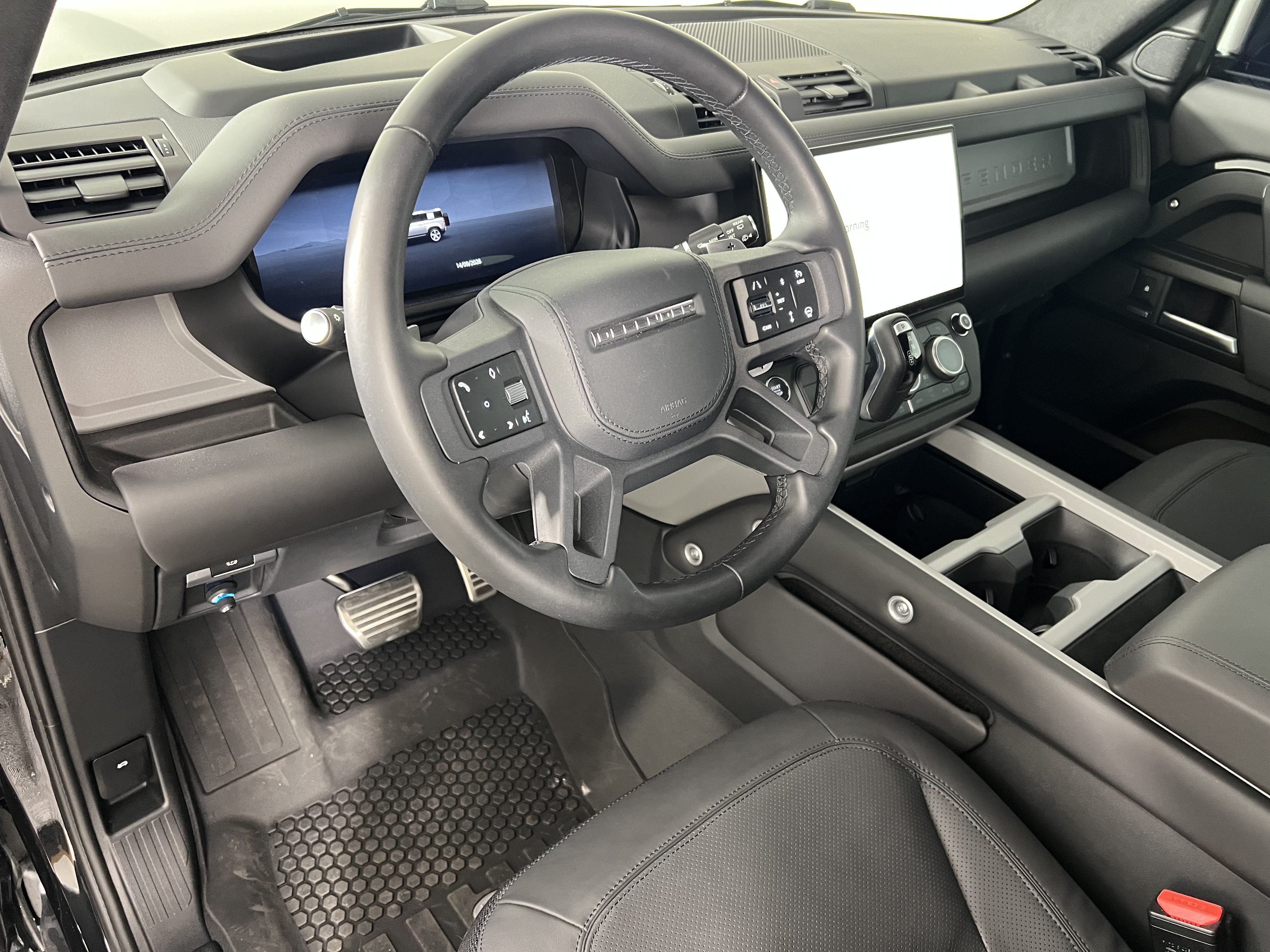 Used 2026 Land Rover Defender 90 V8 AWD/4WD image 17