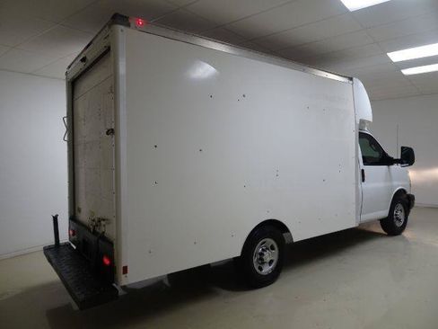 Used 2019 Chevrolet Express 3500 w/ Power Convenience Package RWD image 6