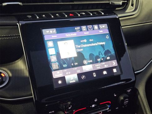 New 2025 Jeep Grand Cherokee Altitude image 20