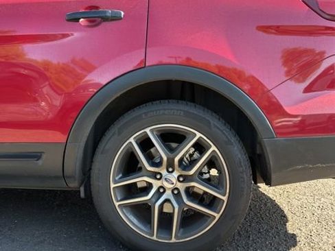 Used 2017 Ford Explorer Sport w/ Equipment Group 401A AWD/4WD image 4