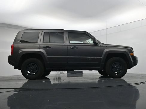 Used 2017 Jeep Patriot Sport AWD/4WD image 34