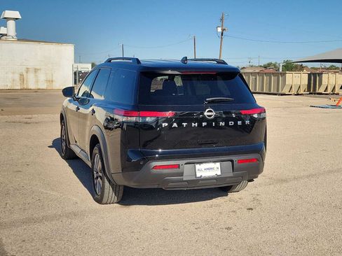 Used 2025 Nissan Pathfinder SV FWD image 6