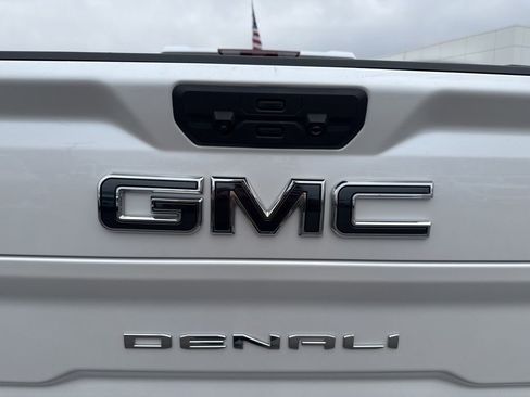 Used 2024 GMC Sierra 3500 Denali Ultimate image 32