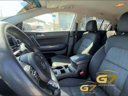 Used 2019 Kia Sportage LX AWD/4WD image 11