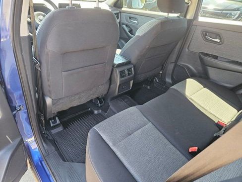 Used 2022 Nissan Rogue SV image 11