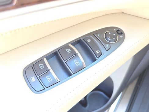 Used 2018 INFINITI QX60 Luxe w/ Deluxe Technology Package image 40