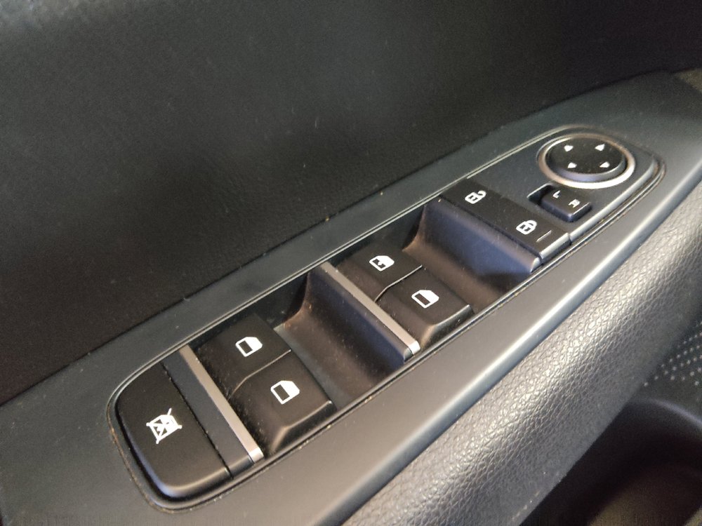 Used 2020 Kia Forte LXS FWD image 27